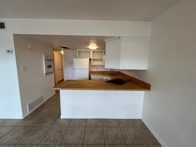 810 E Redondo Dr, Tempe, AZ 85282 - photo 7