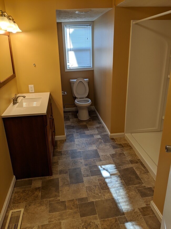 426 W Elm St unit A, Kent, OH 44240 - photo 7