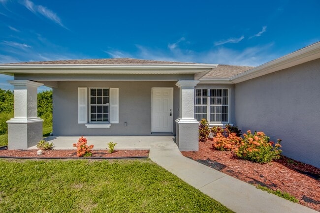 6011 Joplin Ave, Fort Myers, FL 33905 - photo 4