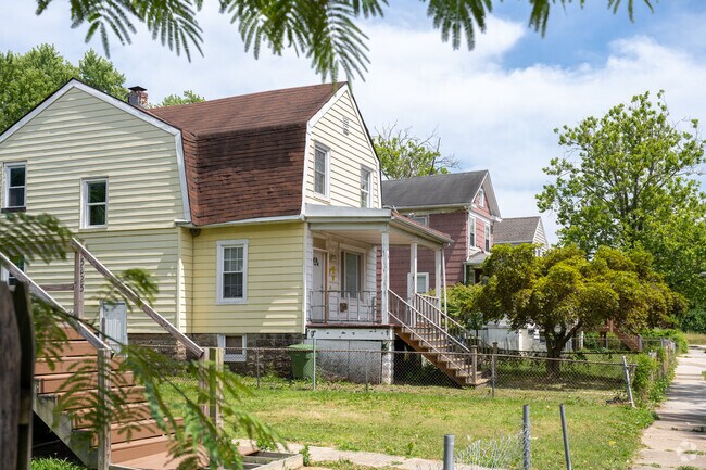 Many of the homes in Arlington have porches.