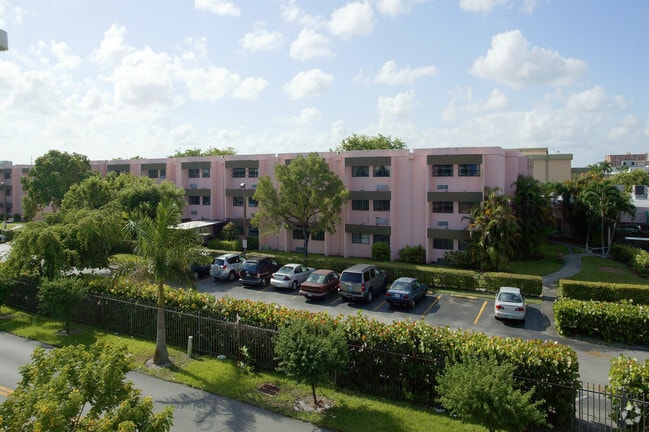 Las Palmas Senior Living, Hialeah, FL 33012 - photo 2