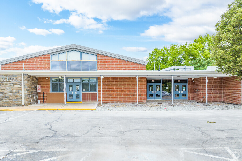 Valley Forge Elementary boasts a 16:1 student to teacher ration in Upper Chester County.