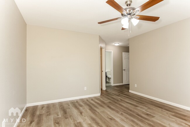 3412 W Fraktur Rd, Phoenix, AZ 85041 - photo 7