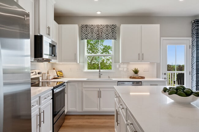 1173 Olivia Dr, Oakdale, PA 15071 - photo 5