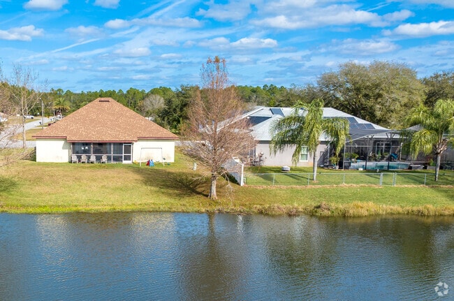 Lakefront homes in Wedgefield have outstanding views of the water.
