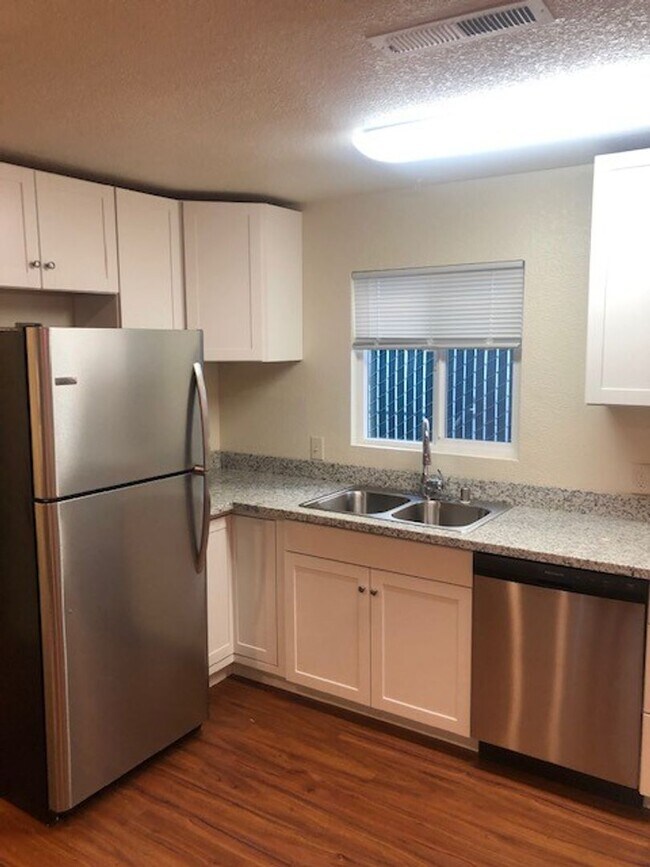 4 Lanterns, Chico, CA 95926 - photo 2