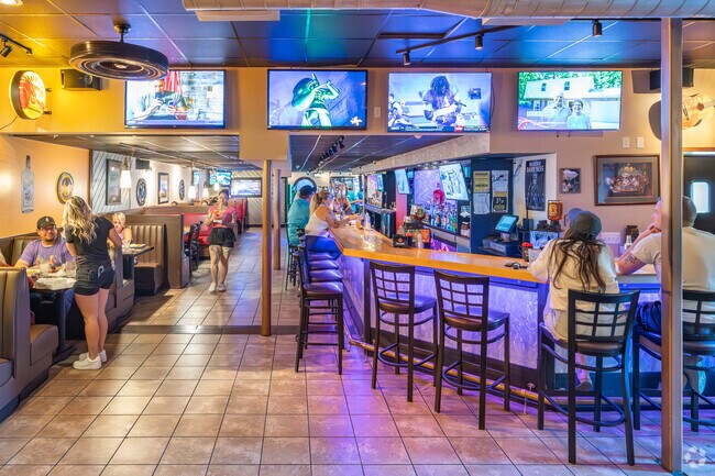 Hull's Landing offers a relaxed dining experience in Muncy Creek.