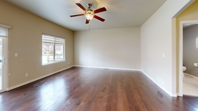 848 Shirttail Peak Dr, Windsor, CO 80550 - photo 2