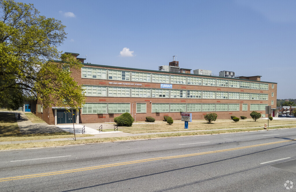 Sinclair Lane Elementary School has a Enrollment of 270 Students.