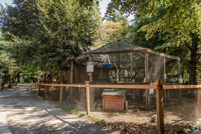 Forest Park Zoo is located in Springfield.