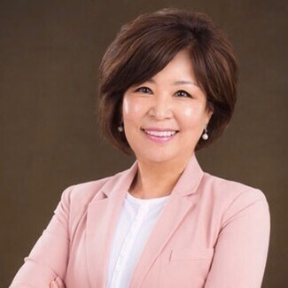 Woonkyung Kim