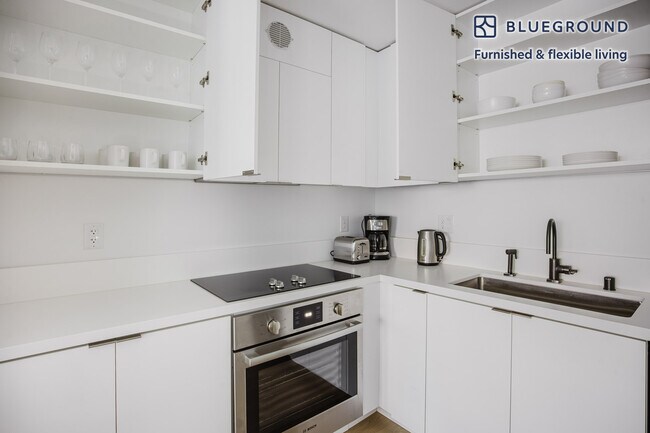 1130 N Orange Dr unit FL2-ID1303, Los Angeles, CA 90038 - photo 7