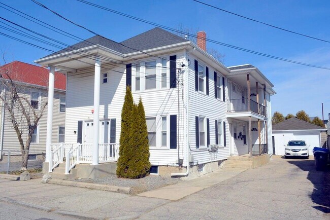 33 Tingley St unit 2R, Pawtucket, RI 02861 - photo 2