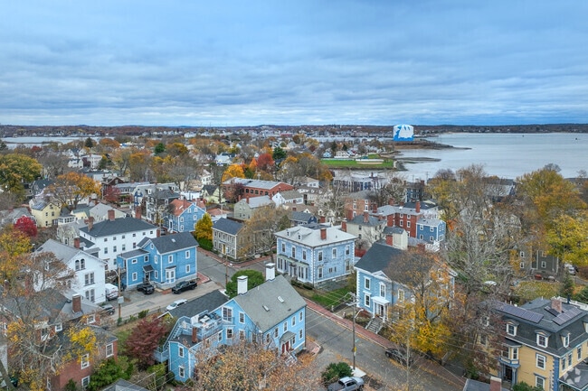 Salem Common combines scenic park views with easy access to shops and coastal beauty.