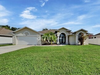 5731 NW Zenith Dr, Port Saint Lucie, FL 34986