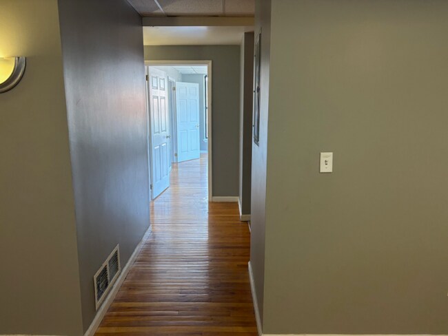 16 Franklin St unit 409 B4.980, Norwich, CT 06360 - photo 3