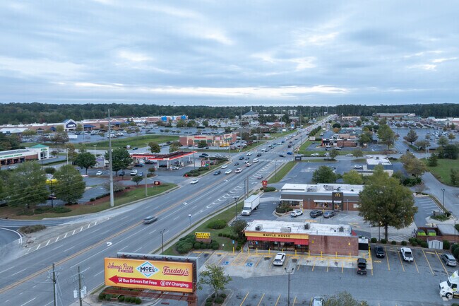 Zebulon Road crosses right through Lake Wildwoods main shops and restaurants.