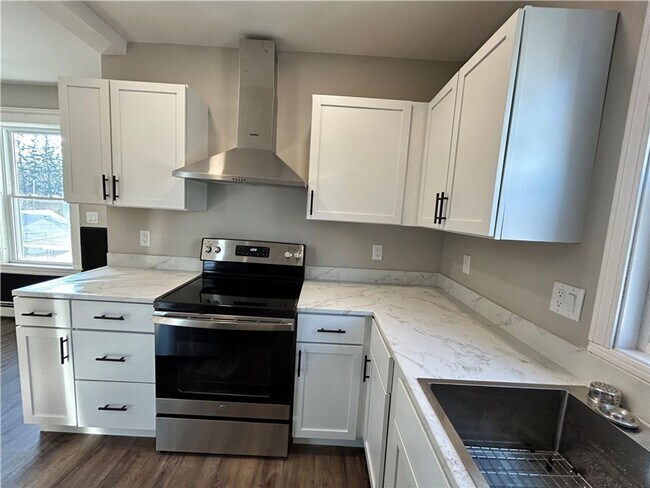 34 Rutland St unit 2, Woonsocket, RI 02895 - photo 4