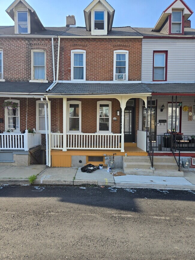 1131 W Court St, Allentown, PA 18101