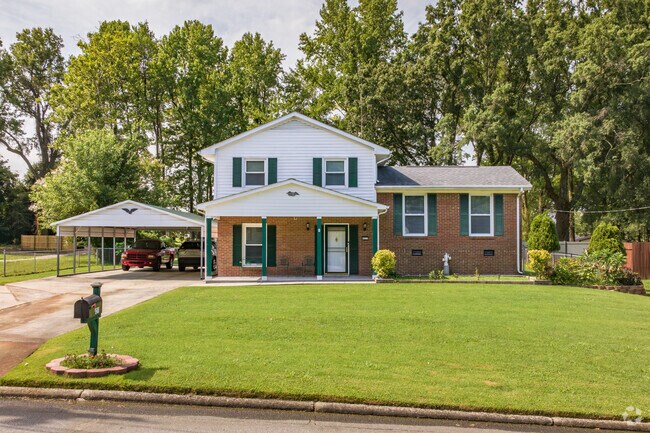 Random Woods has older split-level homes that have been remodeled.