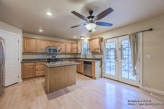 10326 Avondale Dr, Pleasant Grove, UT 84062 - photo 4