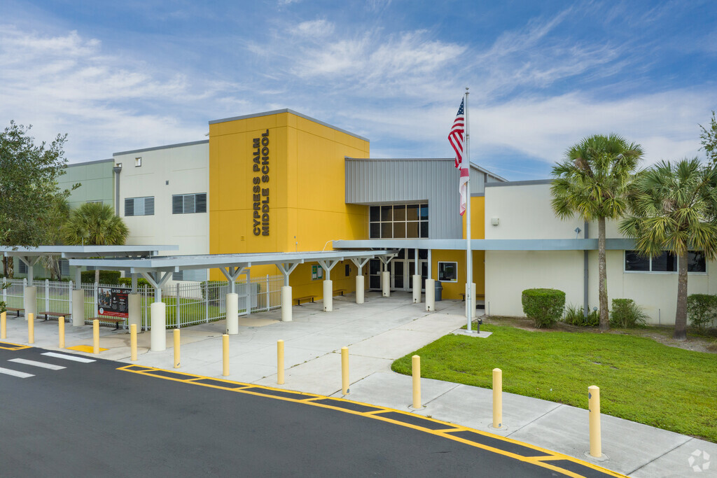 Cypress Palm Middle School is a B rated school with 700 students & a 20:1 teacher student ratio.