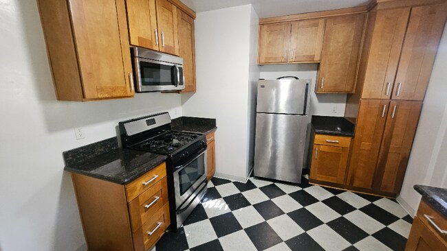 1210 N Orange Grove Ave unit 7, West Hollywood, CA 90046 - photo 7