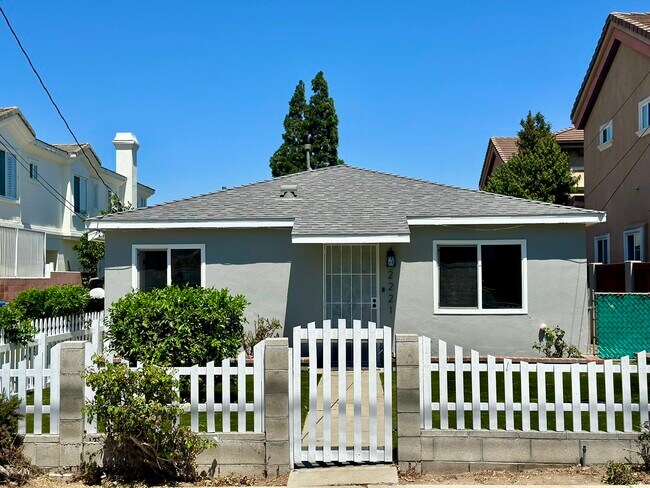 2221 Bataan Rd unit A, Redondo Beach, CA 90278 - photo 2