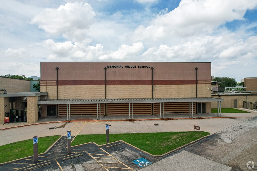 Welcome to Memorial Middle in Memorial City.