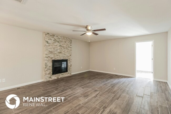 8716 Tracy Dr, Oklahoma City, OK 73132 - photo 4