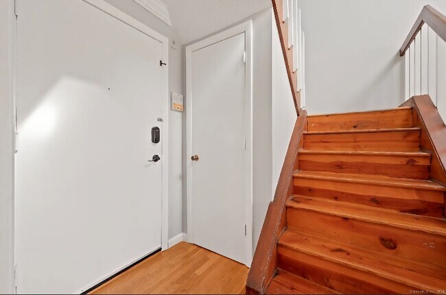 140 Kane St unit D4, West Hartford, CT 06119 - photo 5