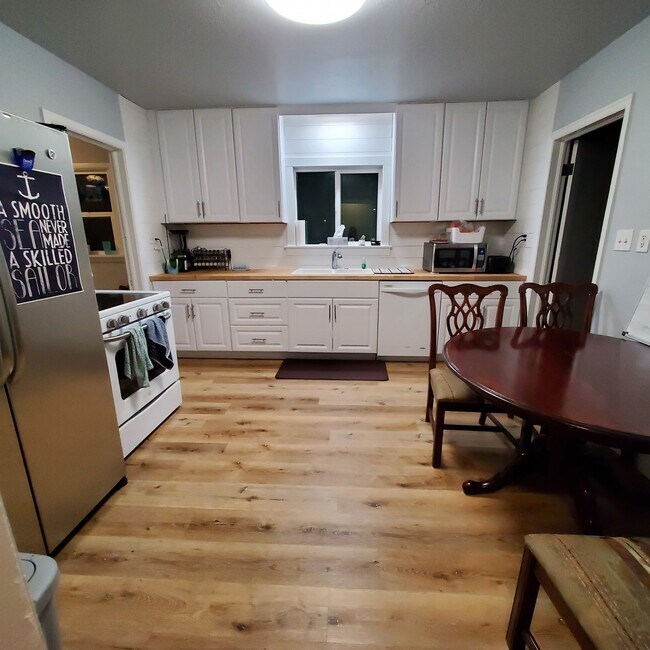 353 S 200 E unit Room 3 - Female Cont, Springville, UT 84663 - photo 6