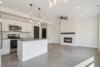 602 Creekside Ln, Marshalltown, IA 50158