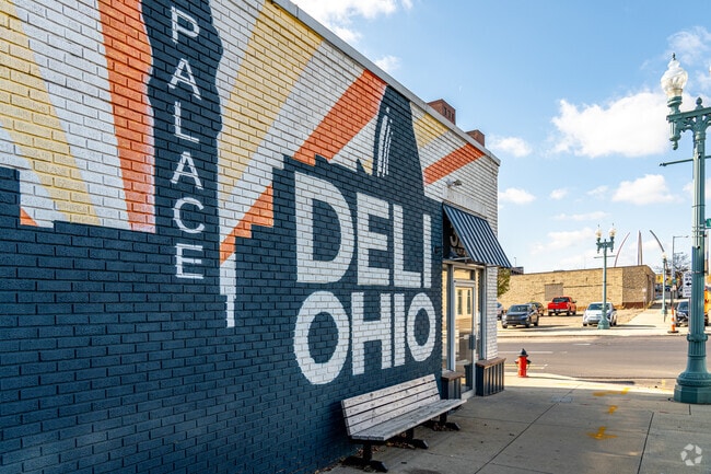 DELI OHIO is a full service delicatessen that sources high quality, natural products from Ohio.