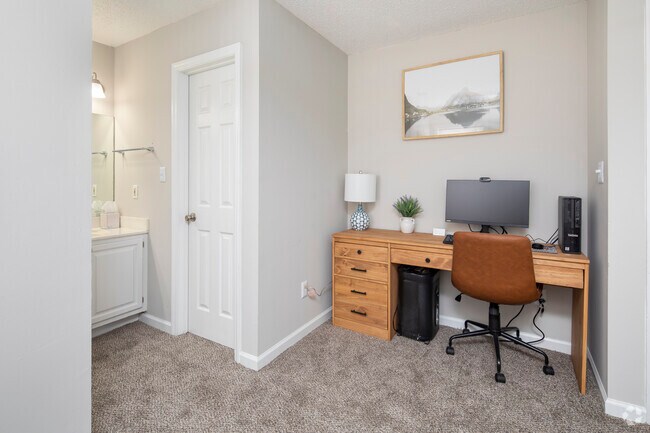 University Corners - Bedroom