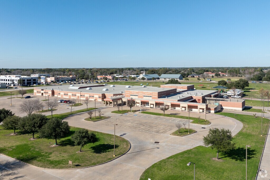 Robison Elementary School, where learning experiences come alive.