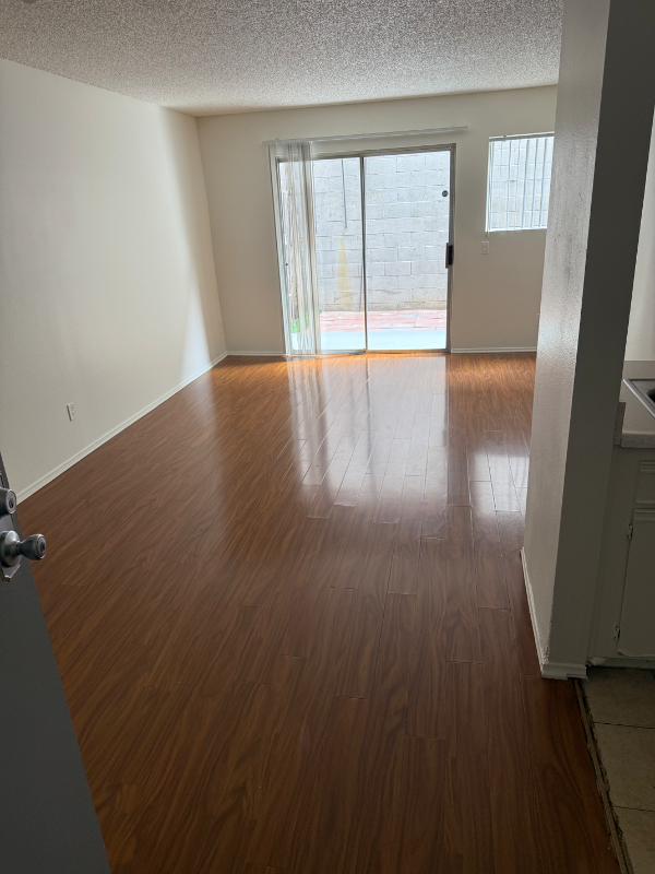 6825 Haskell Ave Unit 103, Los Angeles, CA 91406