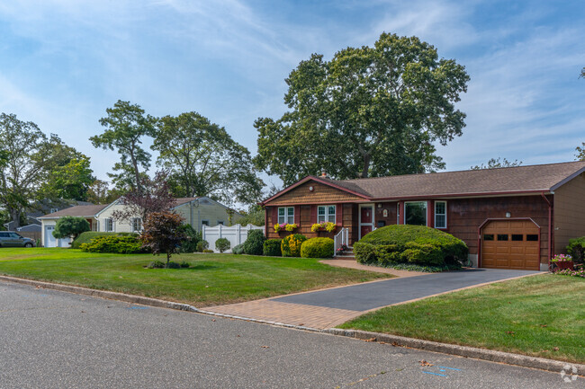 Bayport is replete with well kept ranch homes.