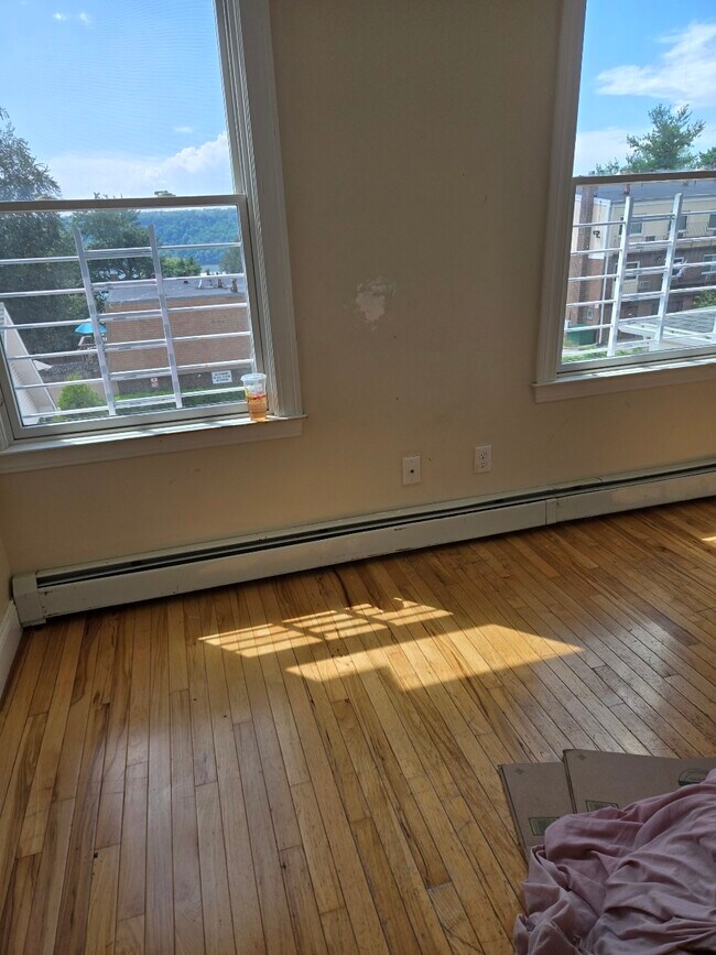 385 Palisade Ave unit 2, Yonkers, NY 10703 - photo 6