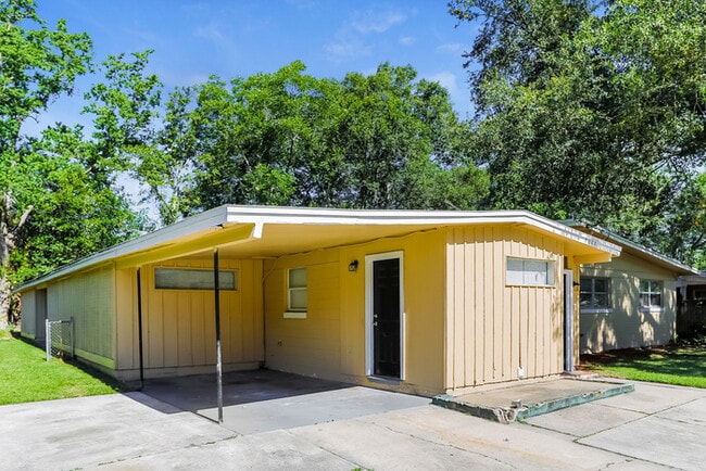 4022 Rodby Dr, Jacksonville, FL 32210 - photo 3