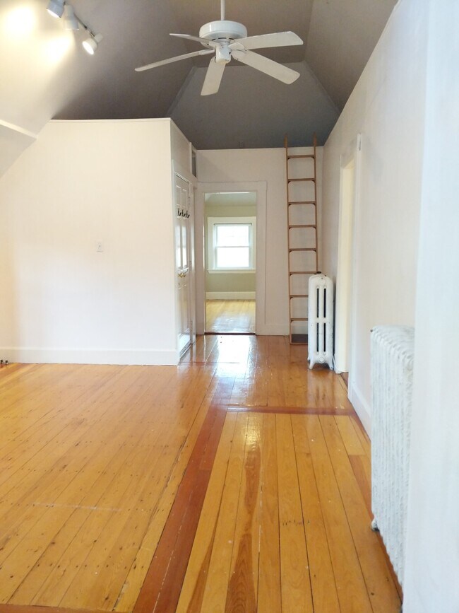 *Pictures are representative samples of the advertised unit. In some cases, the actual units you tou