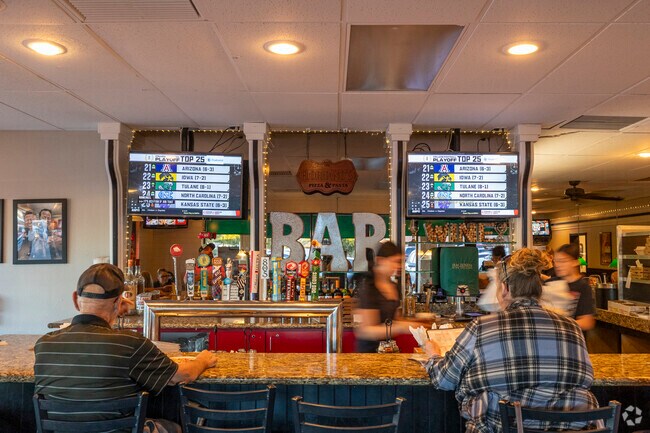 Central Ridge residents can grab a cold beer and watch the game at Floridino’s Pizza & Pasta.