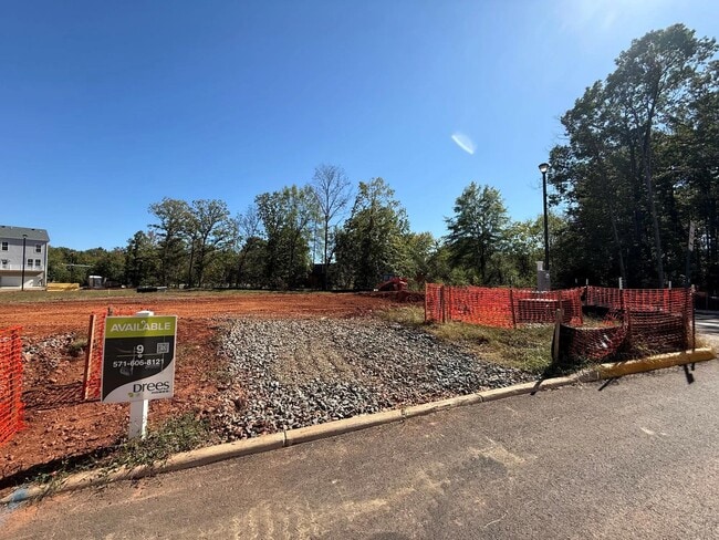 10177 Queens Way, Manassas, VA 20110 - photo 3