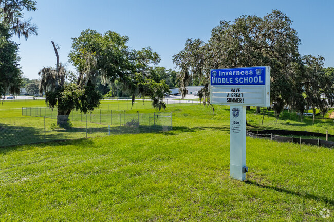 Inverness Middle School has a student-teacher ratio of 16 to 1.