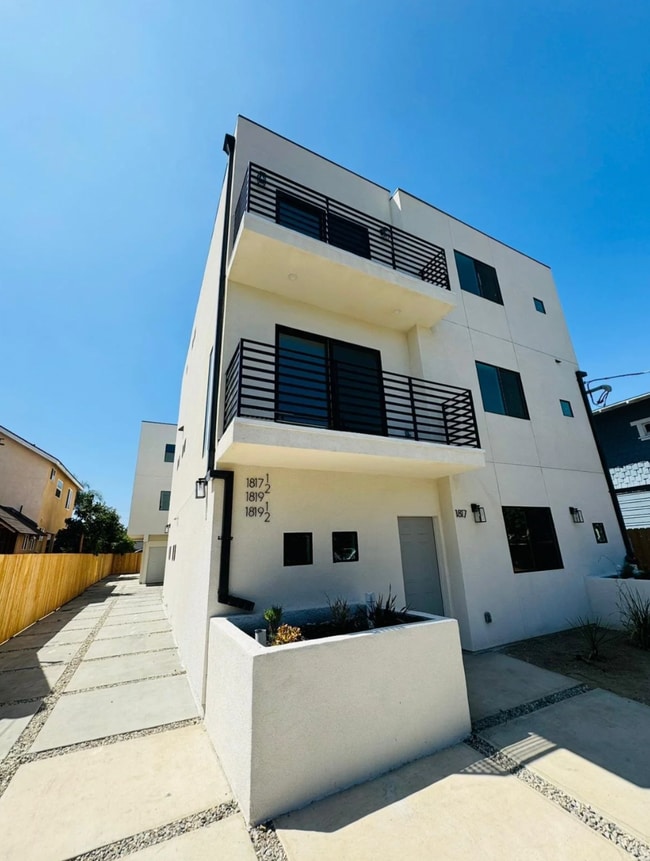 1819 Arapahoe St Unit 1, Los Angeles, CA 90006