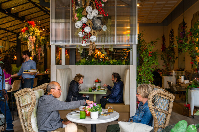 Marisi La Jolla is a fun place for a dinner date near Muirlands.