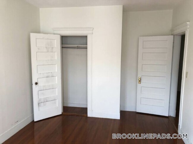 1905 Beacon St unit 2, Brookline, MA 02445 - photo 5