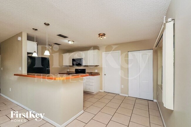 839 Sherwood Dr, Lake Wales, FL 33898 - photo 5