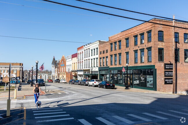 Harrodsburg, Kentucky, has a Walk Score of 65 out of 100.