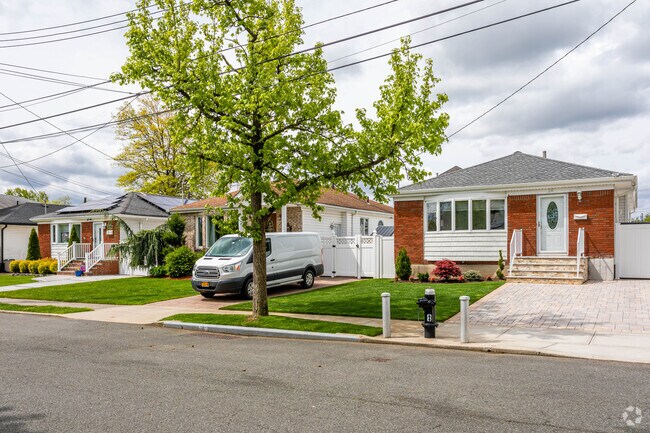 The Woodrow neighborhood has a little bit of everything across a wide price range.